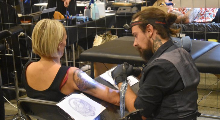 Un beau succès pour la première de Jura Ink Park - Tattoo Show