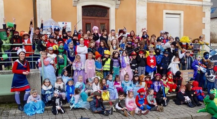 Une centaine d'enfants costumés pour Mardi Gras