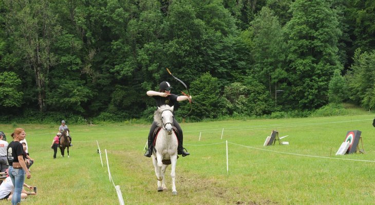 Le Tir à l'arc à cheval a attiré un nombreux public