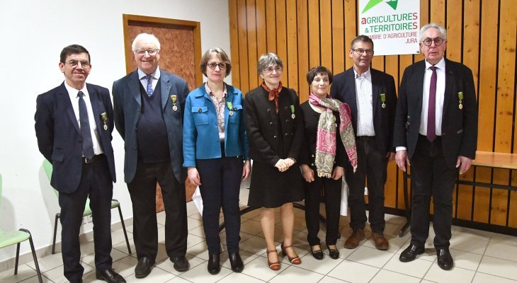 Trois agricultrices promues chevalier du Mérite agricole