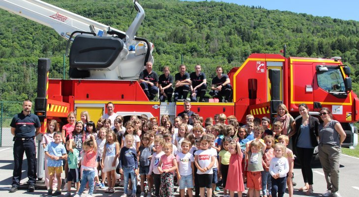 Manoeuvre grandeur nature pour un départ de feu à l'école