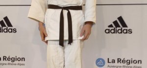 Deux nouvelles
ceintures noires