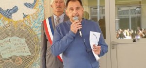 Minute de silence
à l'Institution Saint Oyend