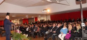  La première des priorités reste l'éducation pour avoir des citoyens accomplis! 