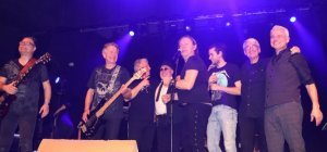 Le concert Choc Wave
embale le public